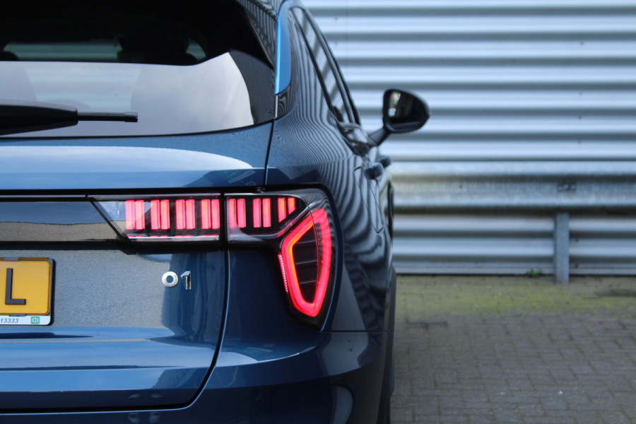 Lynk & Co 01 1.5 PHEV 262pk Automaat NL-Auto NAP BTW Clima Cruise Navi 360 Camera Panoramadak 20"LMV El. Klep