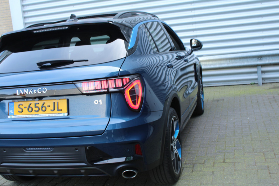 Lynk & Co 01 1.5 PHEV 262pk Automaat NL-Auto NAP BTW Clima Cruise Navi 360 Camera Panoramadak 20"LMV El. Klep