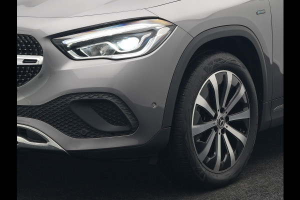 Mercedes-Benz GLA 250 e Style Plug In Hybrid 218pk Dealer O.H PHEV | Trekhaak Afn. | Widescreen Navi | Sportstoelen Memory | Apple Carplay | BLIS | Camera | 19"L.M |