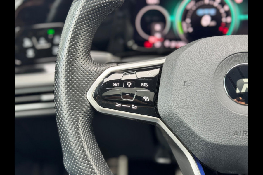 Volkswagen Golf 1.4 eHybrid GTE Pano/Matrix/Dodehoek/Camera