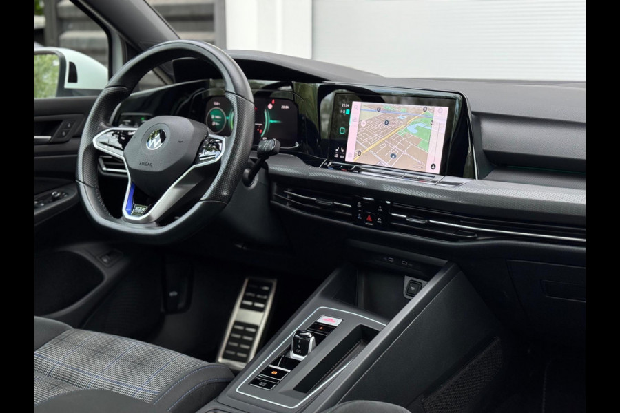 Volkswagen Golf 1.4 eHybrid GTE Pano/Matrix/Dodehoek/Camera