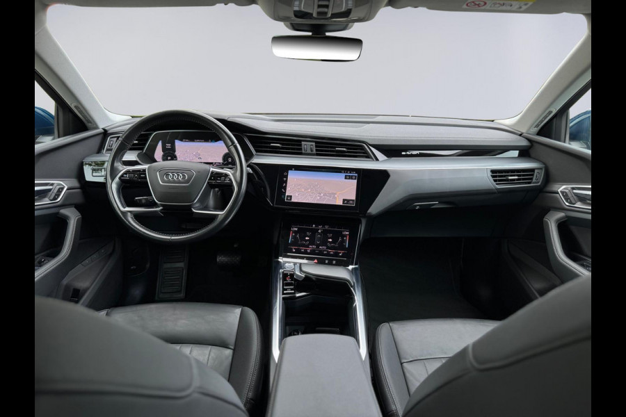 Audi e-tron 55 quattro 408 pk Business edition Plus 95 kWh, panoramadak, leder, trekhaak, 1 e eigenaar, NL auto met nap