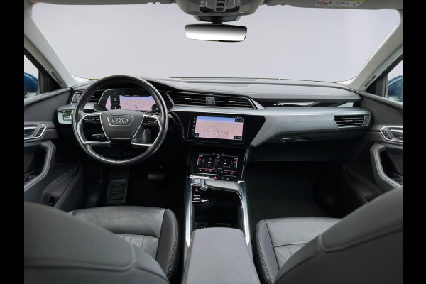 Audi e-tron 55 quattro 408 pk Business edition Plus 95 kWh, panoramadak, leder, trekhaak, 1 e eigenaar, NL auto met nap