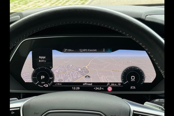 Audi e-tron 55 quattro 408 pk Business edition Plus 95 kWh, panoramadak, leder, trekhaak, 1 e eigenaar, NL auto met nap