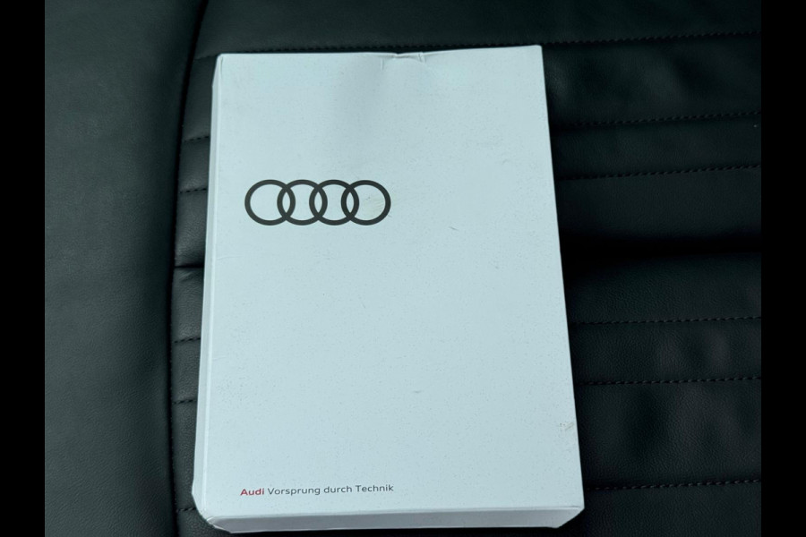Audi e-tron 55 quattro 408 pk Business edition Plus 95 kWh, panoramadak, leder, trekhaak, 1 e eigenaar, NL auto met nap