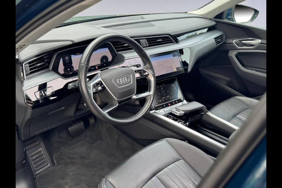 Audi e-tron 55 quattro 408 pk Business edition Plus 95 kWh, panoramadak, leder, trekhaak, 1 e eigenaar, NL auto met nap