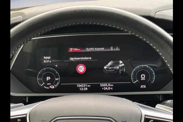 Audi e-tron 55 quattro 408 pk Business edition Plus 95 kWh, panoramadak, leder, trekhaak, 1 e eigenaar, NL auto met nap