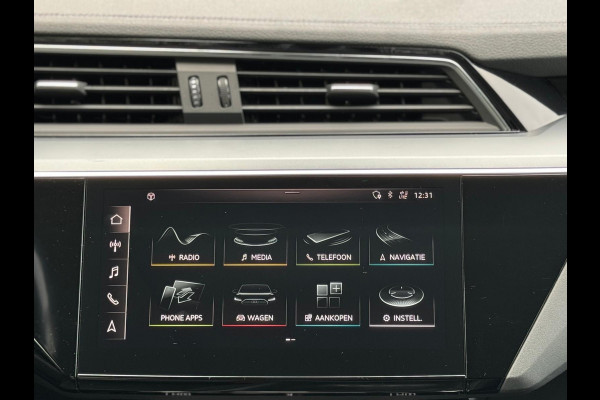 Audi e-tron 55 quattro 408 pk Business edition Plus 95 kWh, panoramadak, leder, trekhaak, 1 e eigenaar, NL auto met nap