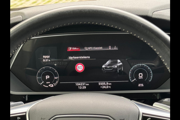 Audi e-tron 55 quattro 408 pk Business edition Plus 95 kWh, panoramadak, leder, trekhaak, 1 e eigenaar, NL auto met nap