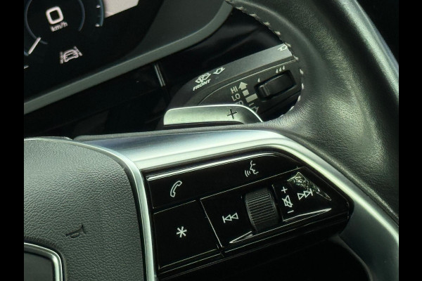 Audi e-tron 55 quattro 408 pk Business edition Plus 95 kWh, panoramadak, leder, trekhaak, 1 e eigenaar, NL auto met nap
