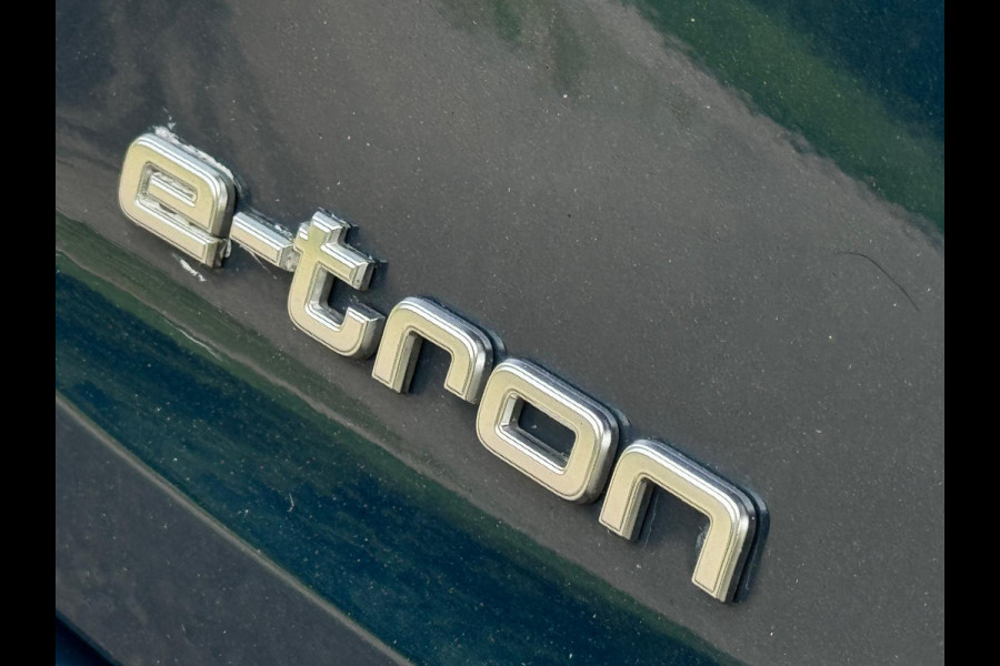 Audi e-tron 55 quattro 408 pk Business edition Plus 95 kWh, panoramadak, leder, trekhaak, 1 e eigenaar, NL auto met nap