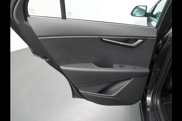 Kia Niro EV Light Edition 64.8 kWh Airco - Apple Carplay/Android Auto - Cruise Control Adaptief - Navigatie - Fabrieksgarantie tot 06-2031