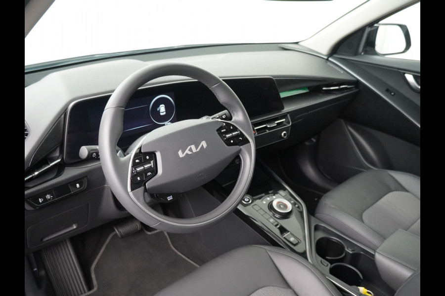 Kia Niro EV DynamicLine 64.8 kWh - Climate Control - Adaptief Cruise Control - Navigatie - Apple/Android Carplay - Fabrieksgarantie Tot 2031