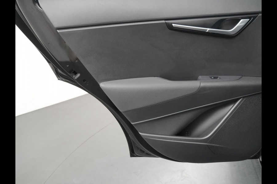 Kia Niro EV DynamicLine 64.8 kWh - Climate Control - Adaptief Cruise Control - Navigatie - Apple/Android Carplay - Fabrieksgarantie Tot 2031