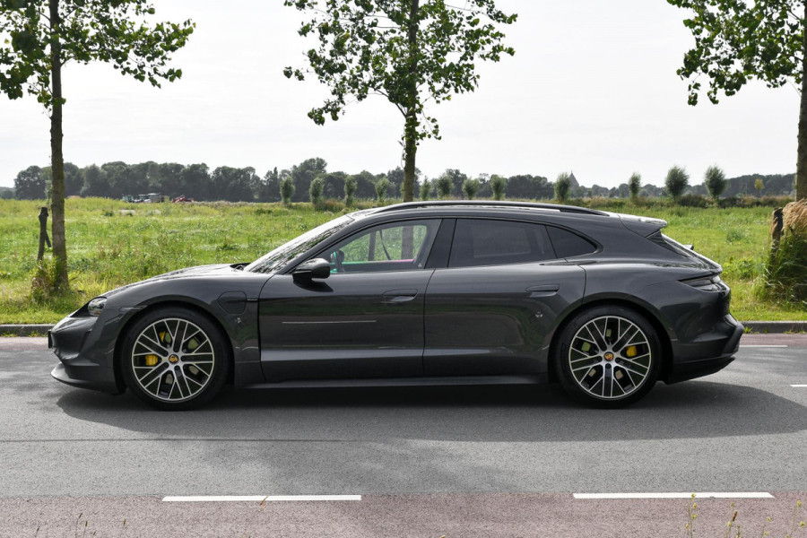 Porsche Taycan Sport Turismo 79 kWh. Perf Accu, Luchtv, Sport Chrono, Pano, Memory, Stoelkoeling, Bose, Lift, Sfeer, CarPlay!