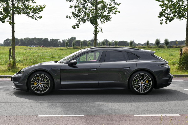 Porsche Taycan Sport Turismo 79 kWh. Perf Accu, Luchtv, Sport Chrono, Pano, Memory, Stoelkoeling, Bose, Lift, Sfeer, CarPlay!