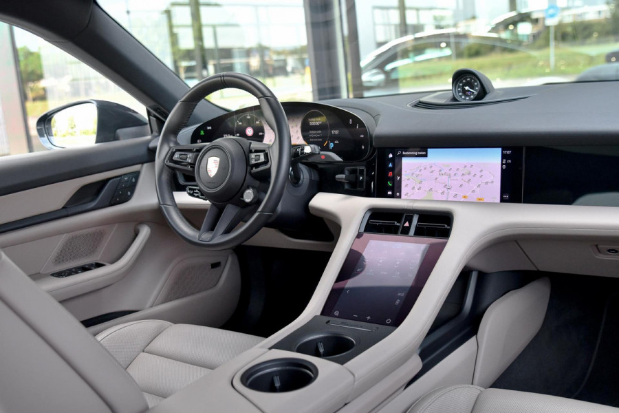 Porsche Taycan Sport Turismo 79 kWh. Perf Accu, Luchtv, Sport Chrono, Pano, Memory, Stoelkoeling, Bose, Lift, Sfeer, CarPlay!