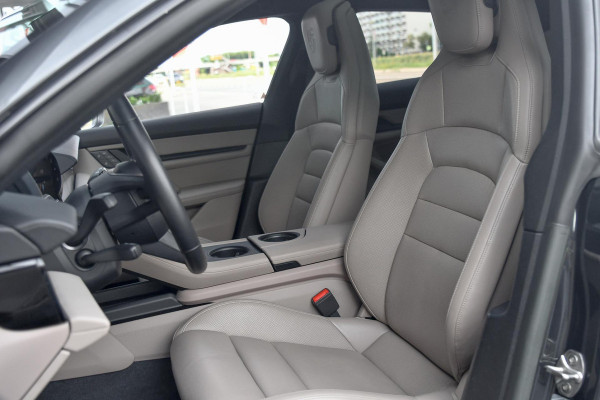 Porsche Taycan Sport Turismo 79 kWh. Perf Accu, Luchtv, Sport Chrono, Pano, Memory, Stoelkoeling, Bose, Lift, Sfeer, CarPlay!