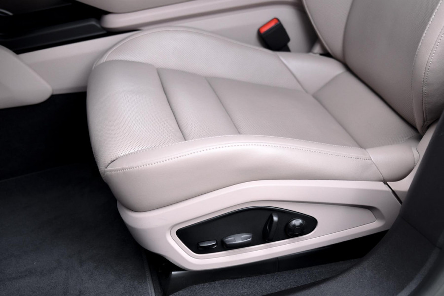 Porsche Taycan Sport Turismo 79 kWh. Perf Accu, Luchtv, Sport Chrono, Pano, Memory, Stoelkoeling, Bose, Lift, Sfeer, CarPlay!