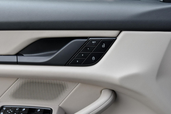 Porsche Taycan Sport Turismo 79 kWh. Perf Accu, Luchtv, Sport Chrono, Pano, Memory, Stoelkoeling, Bose, Lift, Sfeer, CarPlay!