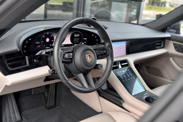 Porsche Taycan Sport Turismo 79 kWh. Perf Accu, Luchtv, Sport Chrono, Pano, Memory, Stoelkoeling, Bose, Lift, Sfeer, CarPlay!