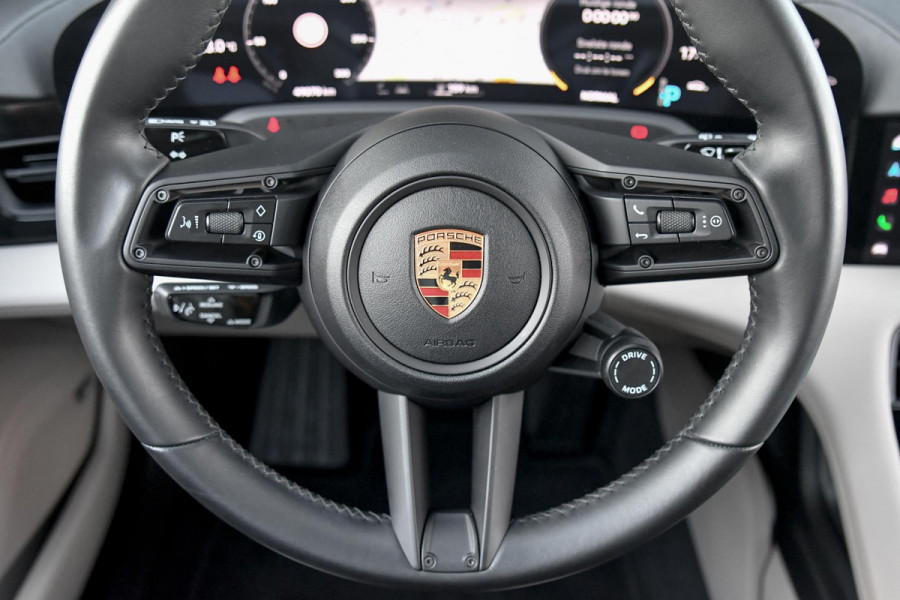 Porsche Taycan Sport Turismo 79 kWh. Perf Accu, Luchtv, Sport Chrono, Pano, Memory, Stoelkoeling, Bose, Lift, Sfeer, CarPlay!