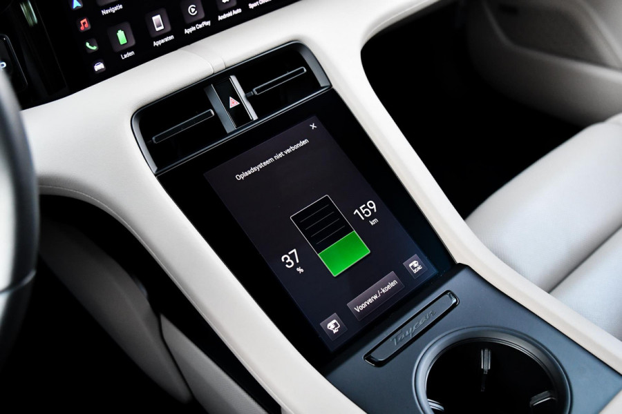 Porsche Taycan Sport Turismo 79 kWh. Perf Accu, Luchtv, Sport Chrono, Pano, Memory, Stoelkoeling, Bose, Lift, Sfeer, CarPlay!