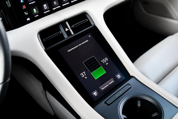 Porsche Taycan Sport Turismo 79 kWh. Perf Accu, Luchtv, Sport Chrono, Pano, Memory, Stoelkoeling, Bose, Lift, Sfeer, CarPlay!