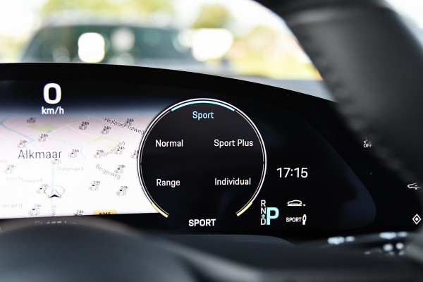 Porsche Taycan Sport Turismo 79 kWh. Perf Accu, Luchtv, Sport Chrono, Pano, Memory, Stoelkoeling, Bose, Lift, Sfeer, CarPlay!