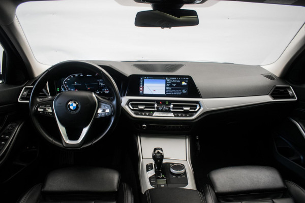BMW 3 Serie Touring 320e Sportline ORG NL [ Laser Panoramadak Elektrische Trekhaak M Sport Velgen Stoelverwarming Leder Carplay ]