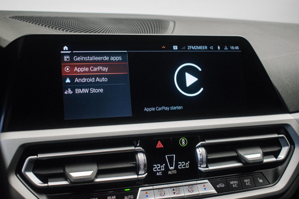 BMW 3 Serie Touring 320e Sportline ORG NL [ Laser Panoramadak Elektrische Trekhaak M Sport Velgen Stoelverwarming Leder Carplay ]