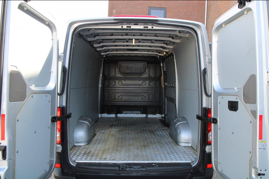 Volkswagen Crafter 35 2.0 TDI L3H2 / App connect / Gev. Stoel / dealer onderhouden