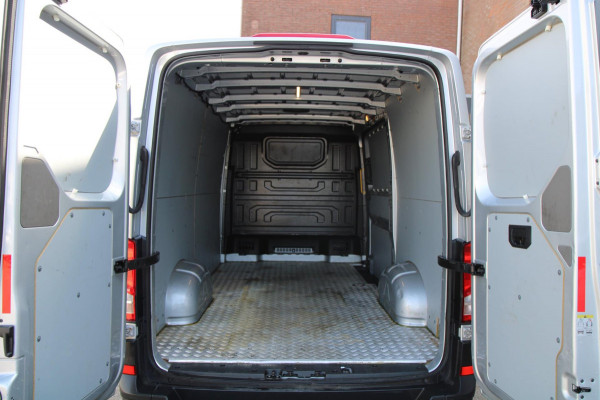 Volkswagen Crafter 35 2.0 TDI L3H2 / App connect / Gev. Stoel / dealer onderhouden