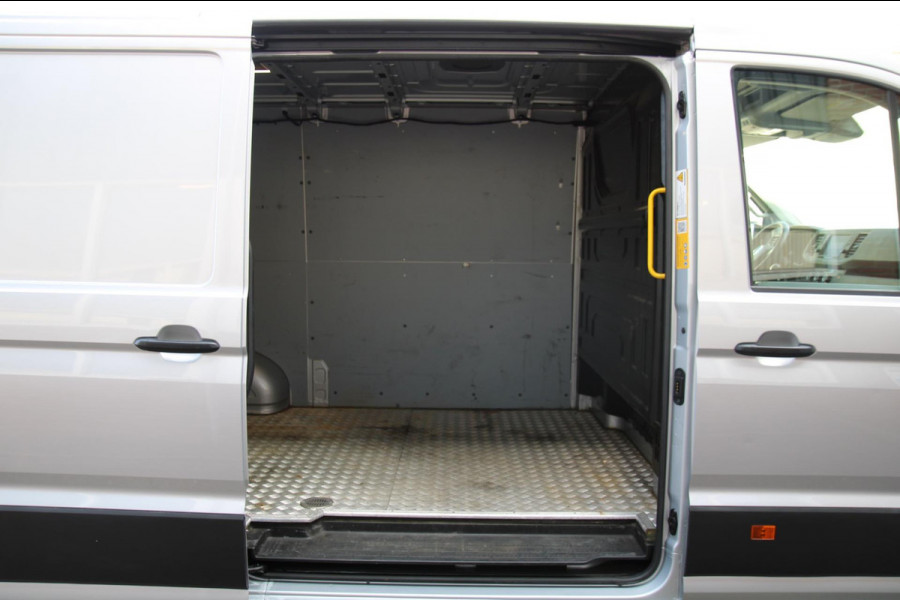 Volkswagen Crafter 35 2.0 TDI L3H2 / App connect / Gev. Stoel / dealer onderhouden