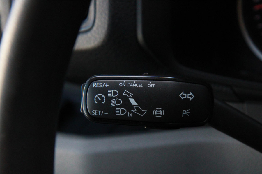 Volkswagen Crafter 35 2.0 TDI L3H2 / App connect / Gev. Stoel / dealer onderhouden