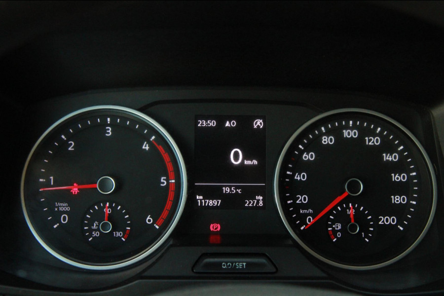 Volkswagen Crafter 35 2.0 TDI L3H2 / App connect / Gev. Stoel / dealer onderhouden