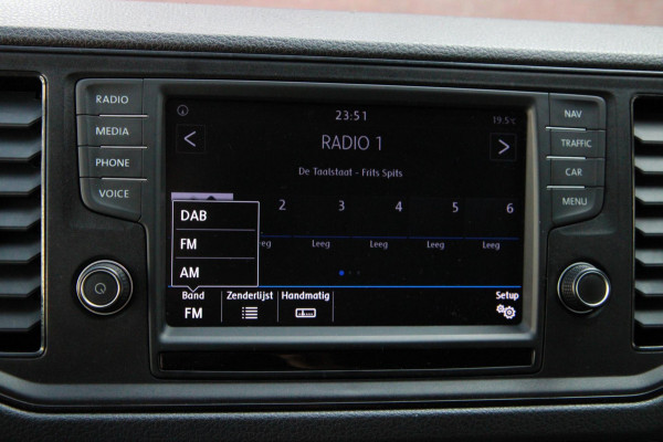 Volkswagen Crafter 35 2.0 TDI L3H2 / App connect / Gev. Stoel / dealer onderhouden