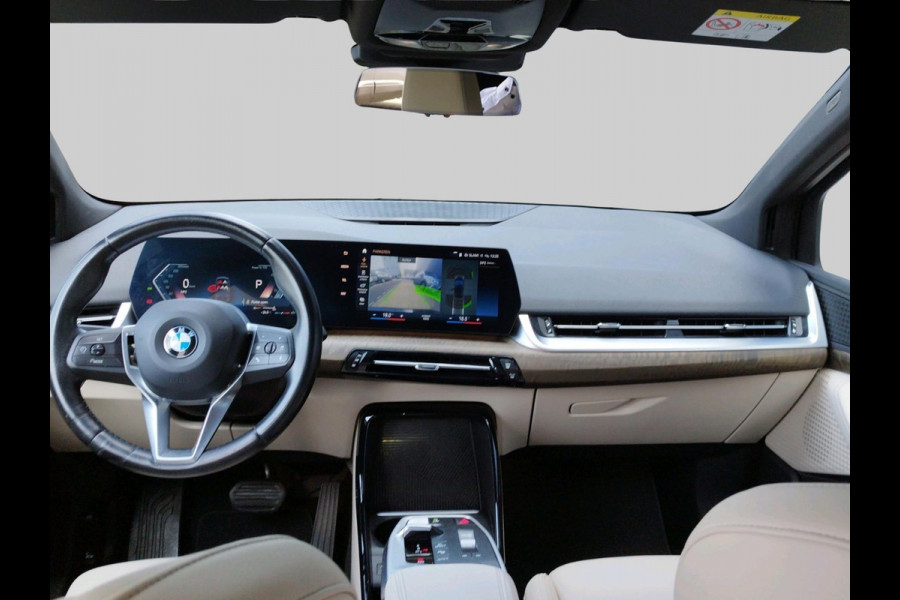 BMW 2 Serie Active Tourer 218i | automaat | volleder | Live Cockpit Plus | trekhaak | dealer onderhouden | 1e eigenaar