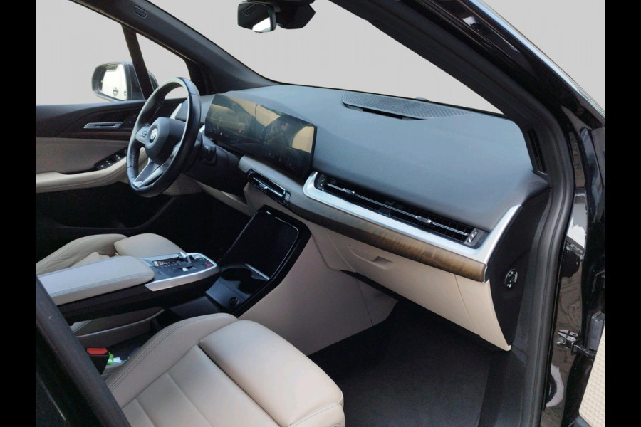 BMW 2 Serie Active Tourer 218i | automaat | volleder | Live Cockpit Plus | trekhaak | dealer onderhouden | 1e eigenaar