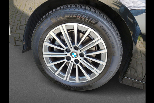 BMW 2 Serie Active Tourer 218i | automaat | volleder | Live Cockpit Plus | trekhaak | dealer onderhouden | 1e eigenaar