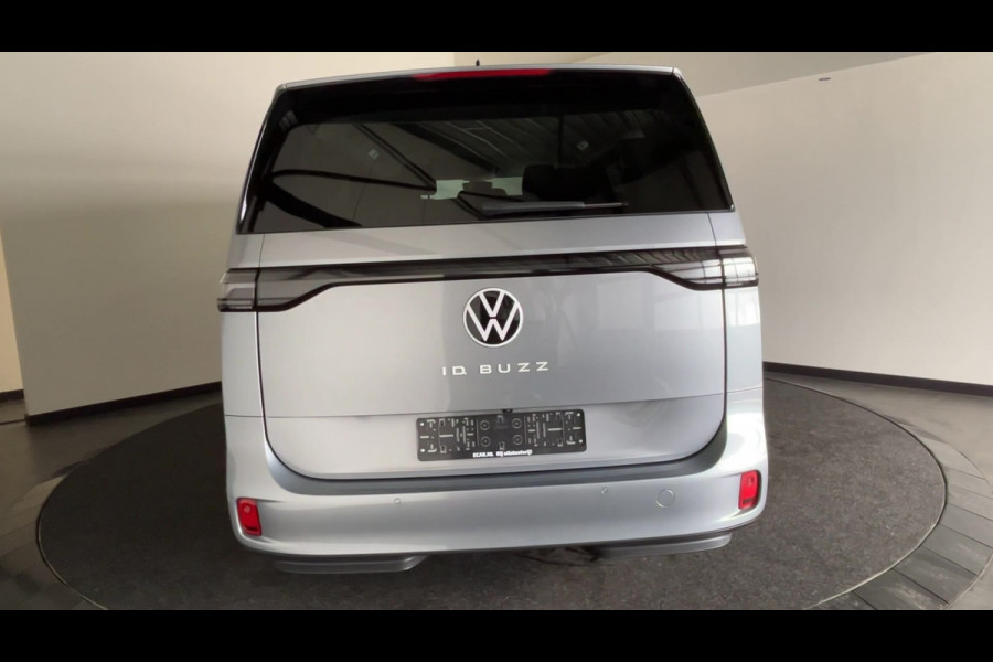 Volkswagen ID. Buzz Pro 86 kWh Lang 7 persoons | Warmtepomp | Verwarmbaar stuurwiel | Apple carplay & Android auto! |