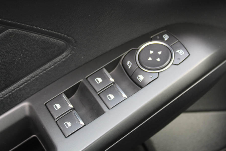 Ford FOCUS Wagon 1.0-125pk EcoBoost Titanium Business. Ruime, zeer geschikte gezinsauto ! Autm. airco dual, stoel-, stuur- en voorraamverw., LM wielen, trekhaak, metallic lak, navigatie, telefoonvoorb., cruise control etc