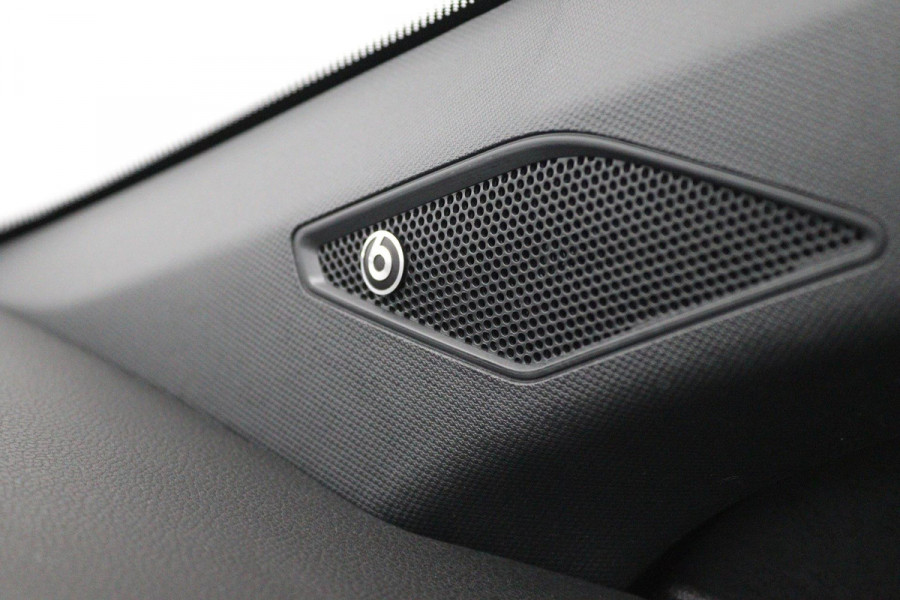 Volkswagen Polo 1.0 TSI Highline R-Line Automaat (PANORAMADAK, DIGITALE COCKPIT, STOELVERWARMING, BEATS-AUDIO, AUTOMAAT)