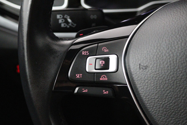 Volkswagen Polo 1.0 TSI Highline R-Line Automaat (PANORAMADAK, DIGITALE COCKPIT, STOELVERWARMING, BEATS-AUDIO, AUTOMAAT)
