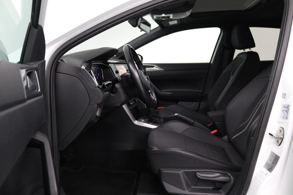 Volkswagen Polo 1.0 TSI Highline R-Line Automaat (PANORAMADAK, DIGITALE COCKPIT, STOELVERWARMING, BEATS-AUDIO, AUTOMAAT)