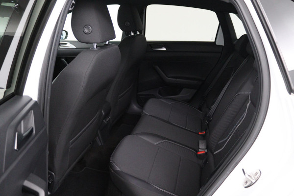 Volkswagen Polo 1.0 TSI Highline R-Line Automaat (PANORAMADAK, DIGITALE COCKPIT, STOELVERWARMING, BEATS-AUDIO, AUTOMAAT)