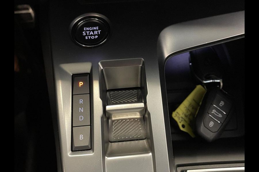 Peugeot 308 1.6 Plug-in Hybrid 180pk Automaat GT Climate Control Control Camera Achter Navigatie Apple Carplay / Android auto Velgen