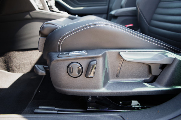 Volkswagen Passat Variant 1.4 TSI 218 PK PHEV GTE BNS R-Line, Panoramadak, Adap. Cruise Control, Matrix-LED, Head-Up, Camera