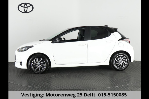 Toyota Yaris 1.5 HYBRID AUTOMAAT BLACK & WHITE GARANTIE 8-2033 NAVIGATIE.CLIMA.CRUISE