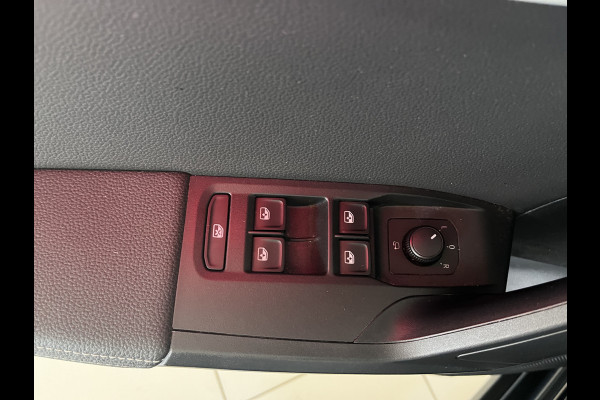 Seat Arona 1.0 TSI Xcellence Business Intense Automaat Apple carplay,parkeer assistent